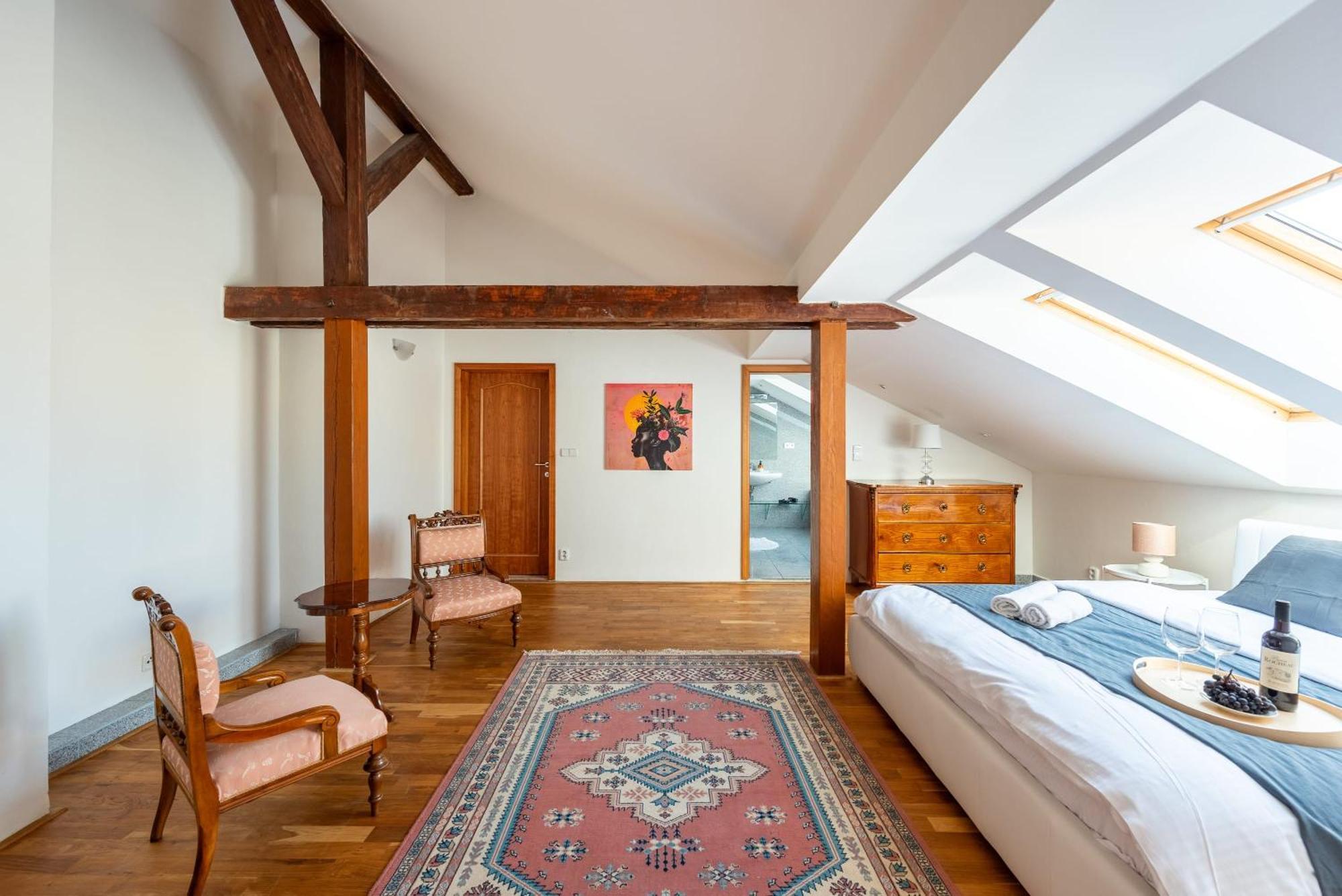 Spacious Near National Museum *
