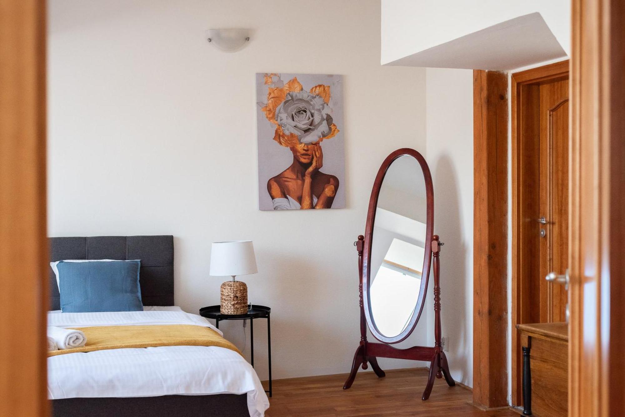 Spacious Near National Museum *