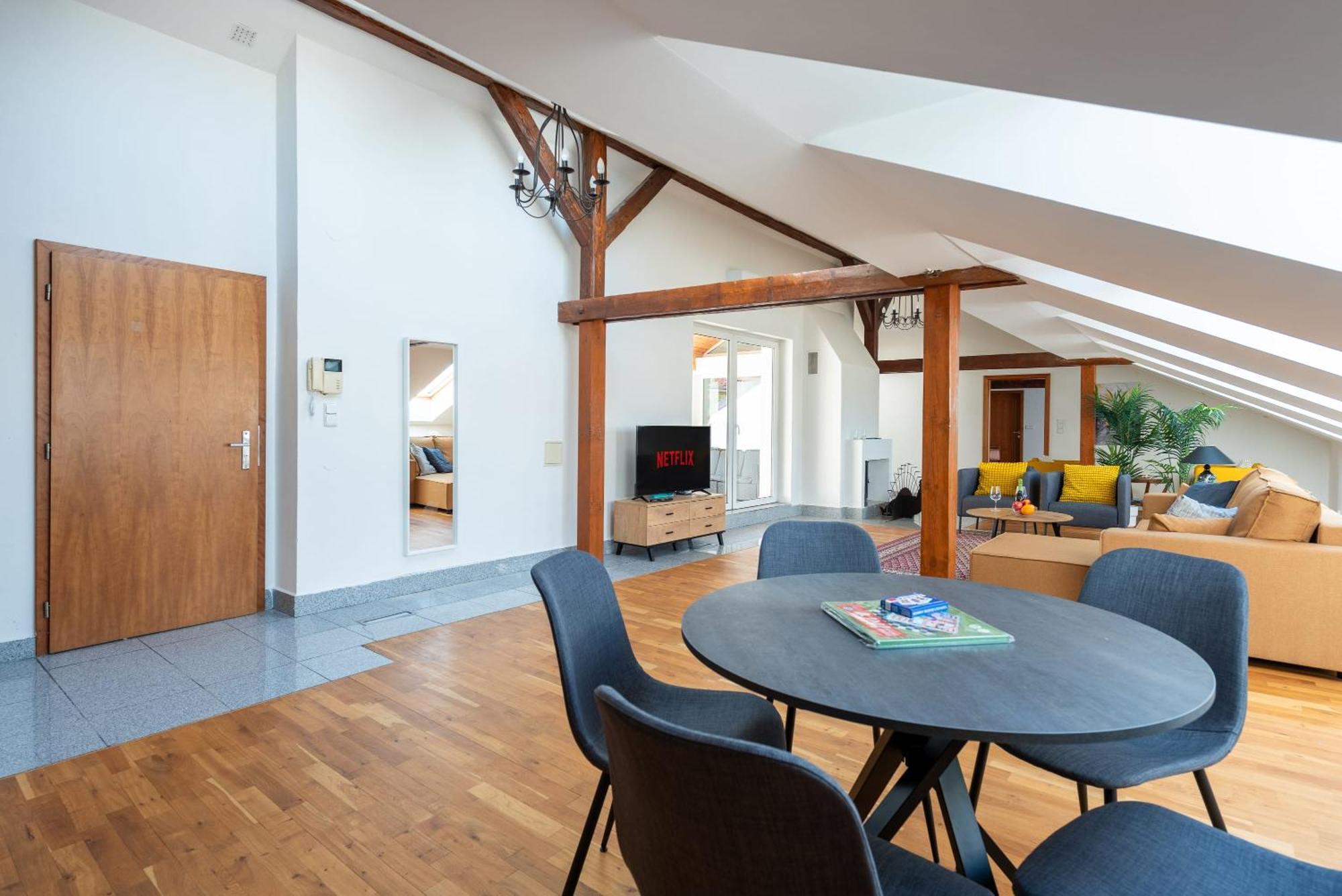 Apartamento Spacious Near National Museum Praga