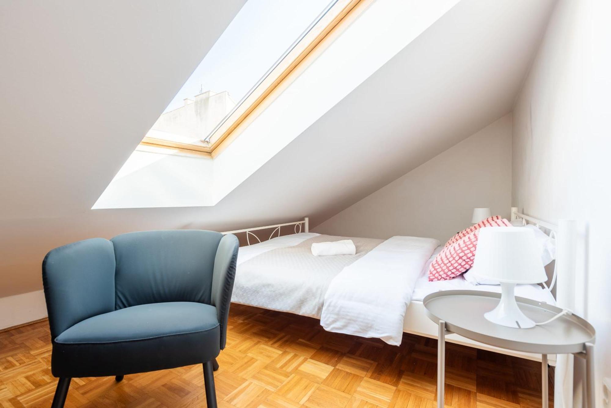 Spacious Near National Museum Apartamento Praga